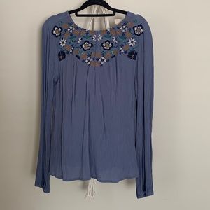 Long Sleeve shirt with embroidered top